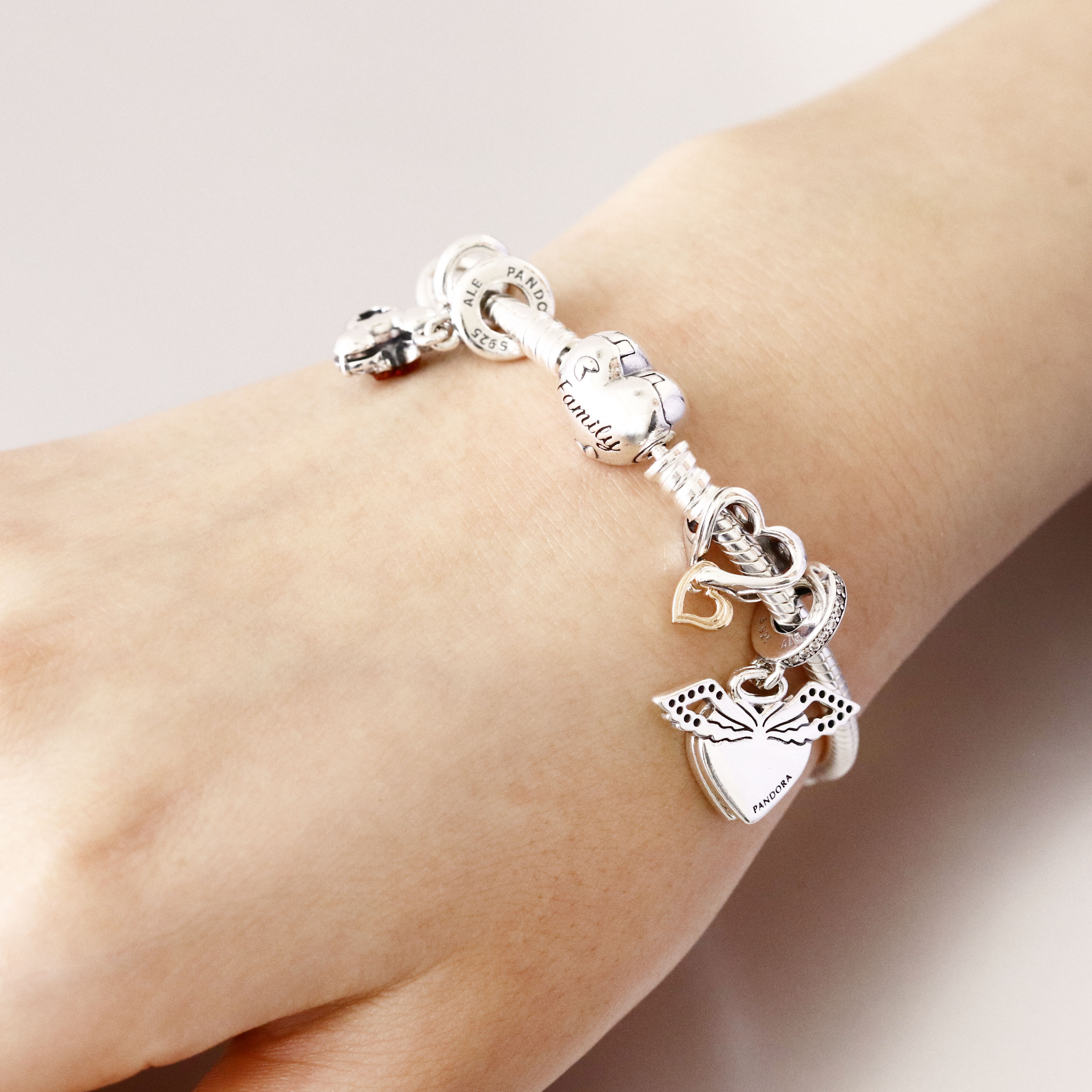 ボックス・ショッパー付 PANDORA(パンドラ) ★ Family Tree Heart Clasp Snake Chain Bracelet ★ファミリーツリー ハート クラスプ スネークチェーン ブレスレット ★ チャーム カスタマイズ アクセサリー シンプル 日常使い 誕生日 記念日 母の日 プレゼント ギフト