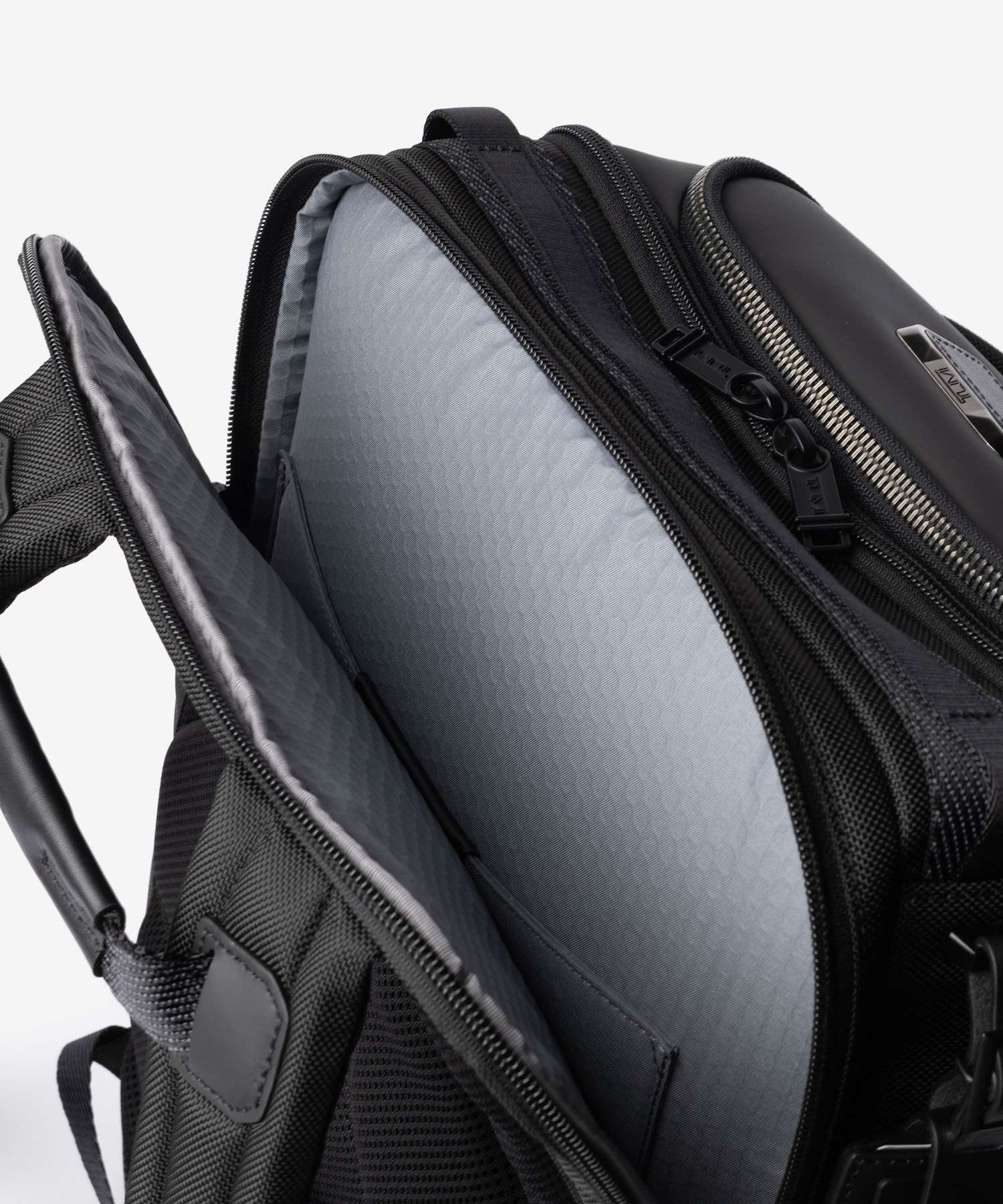 トゥミ TUMI ALPHA BRAVO アルファブラボー DETRICK BACKPACK デトリック バックパック 0232832D 154121 リュックサック メンズ バッグ
