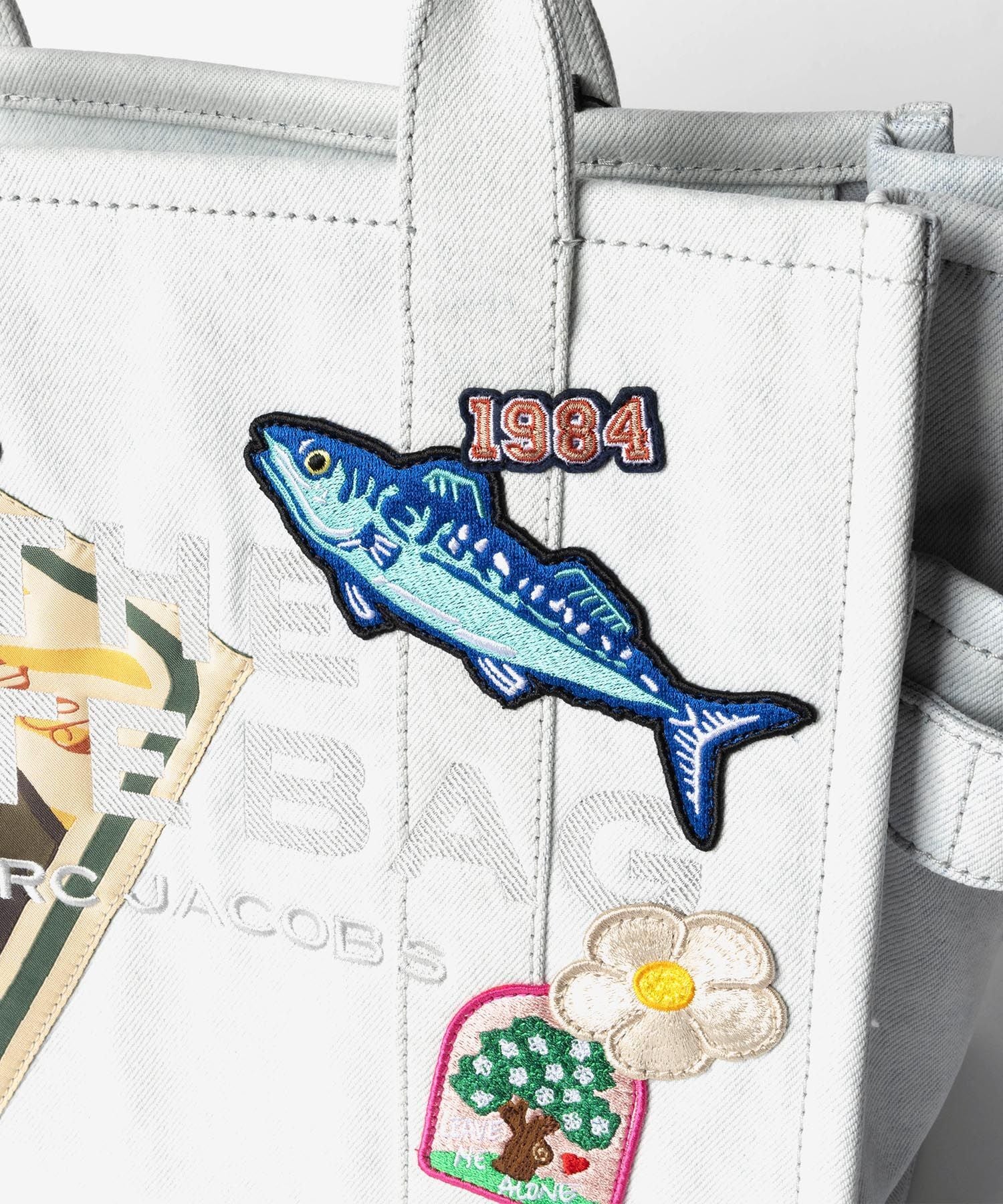 マークジェイコブス MARC JACOBS THE CAMP PATCHWORK DENIM MEDIUM TOTE BAG ザ キャンプ パッチワーク デニム ミディアム トート バッグ 2P6HTT008H02 ショルダーバッグ レディース バッグ