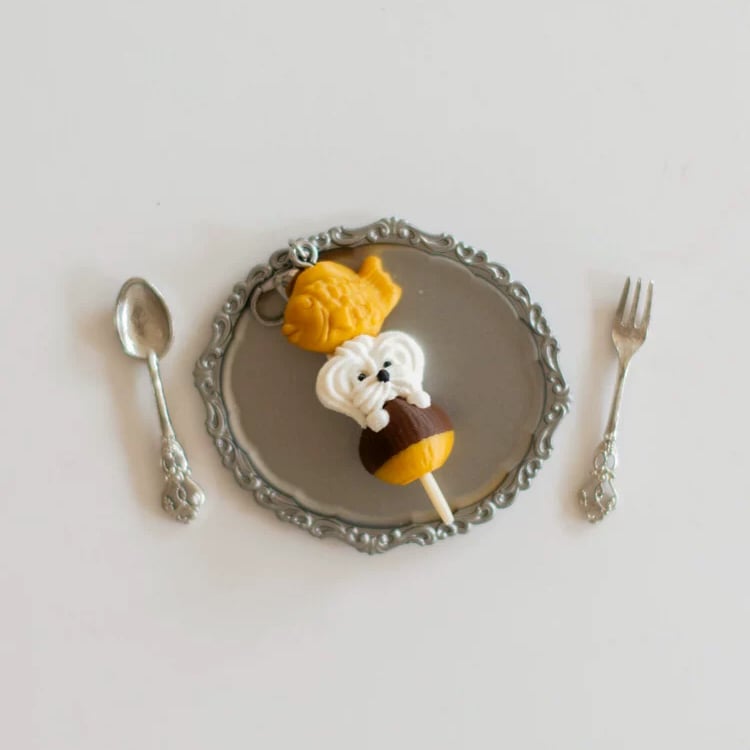 チャーム カヌレ たい焼き 団子 猫 犬 スイーツ チャーム キーホルダー ファスナー 手帳 かわいい 生クリーム 飾り ミニチュア 雑貨 ギフト プレゼント