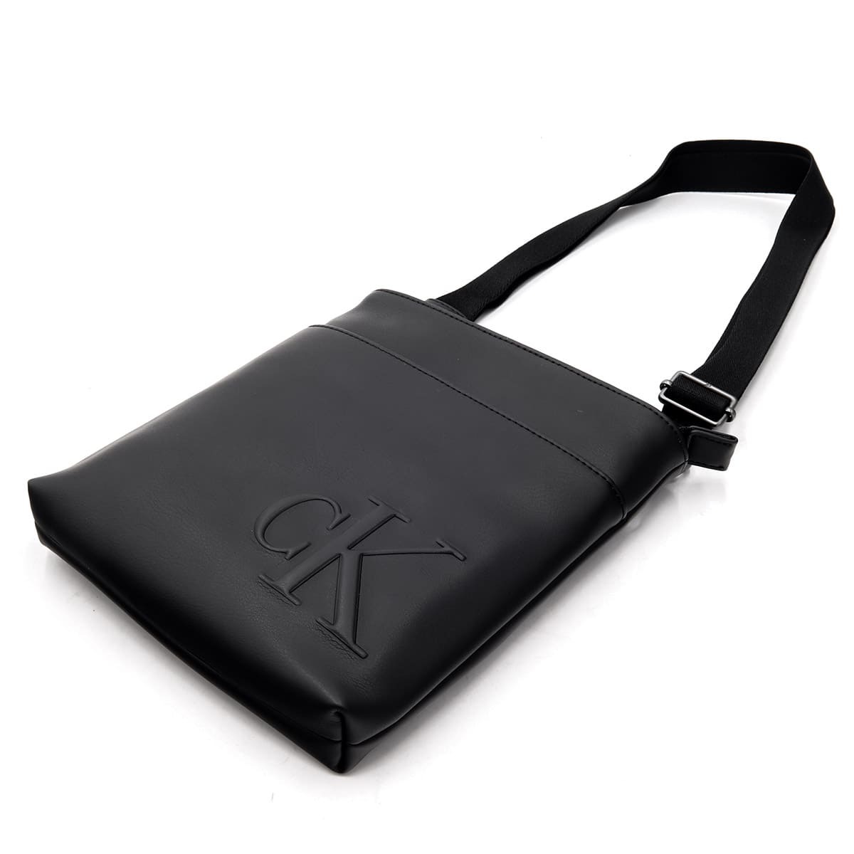 カルバンクライン ショルダーバッグ メンズ Calvin Klein BOLD CK FLATPACK 斜めがけ クロスボディ 薄型 フラット ミニショルダー ロゴ ブラック 黒 ポリウレタン コンパクト LV04D3344G-UB1