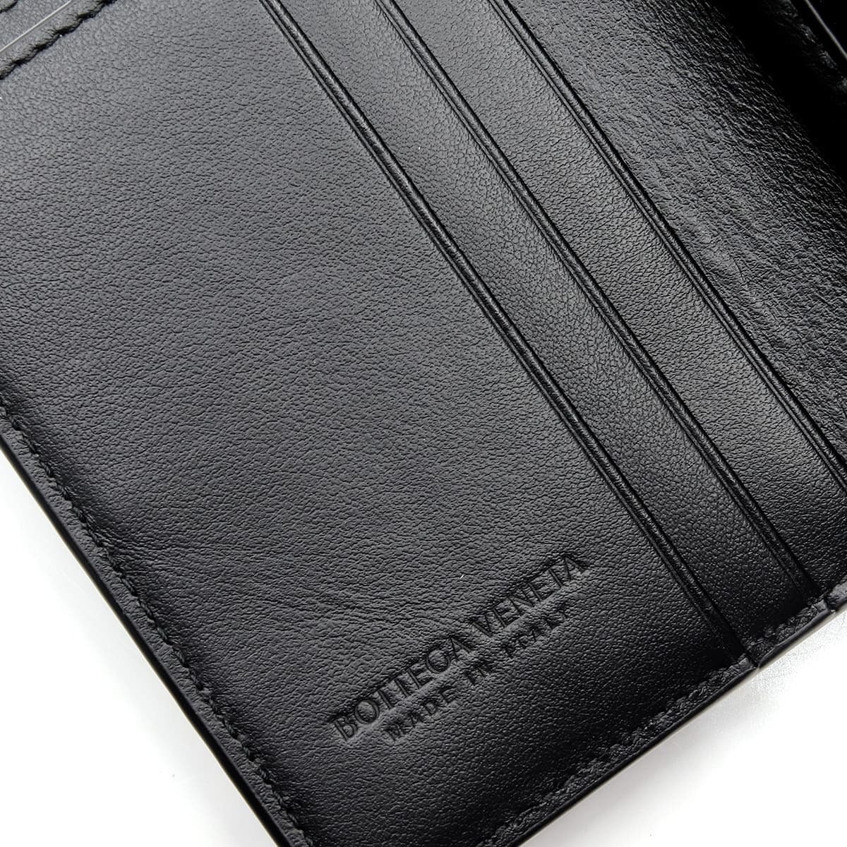 ボッテガヴェネタ 三つ折り財布 イントレチャート ミニ財布 コンパクト レザー 小銭入れ付き メンズ レディース ブラック 黒 BOTTEGA VENETA 776033 V3UH1 8425