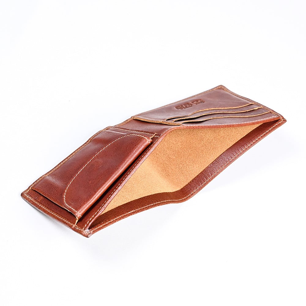 【名入れ無料】 【スペシャルラッピング付】 【純正紙袋付】 イルビゾンテ IL BISONTE 折財布 二つ折り財布 全4種 包装紙23種類から選べる ギフトセット レディース メンズ 本革 誕生日 結婚祝い 結婚式 高級 クリスマス バレンタイン ホワイトデー 父の日 母の日 就職祝い 父 母 娘 息子 彼氏 彼女 ラッピング付き ゴールド名入れ 箔名入れ