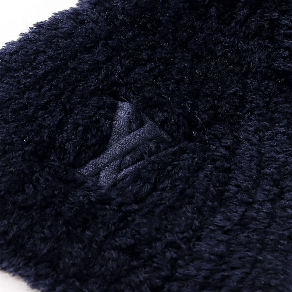 ルイヴィトン マフラー メンズ オンリー LV ミニ コンフィ M9A212 ネイビー 紺 ウール 差し込みマフラー ショートマフラー ミニマフラー LOUIS VUITTON ルイ・ヴィトン LVロゴ 刺繍 防寒 イタリア製 ビジネス 通勤 ギフト プレゼント