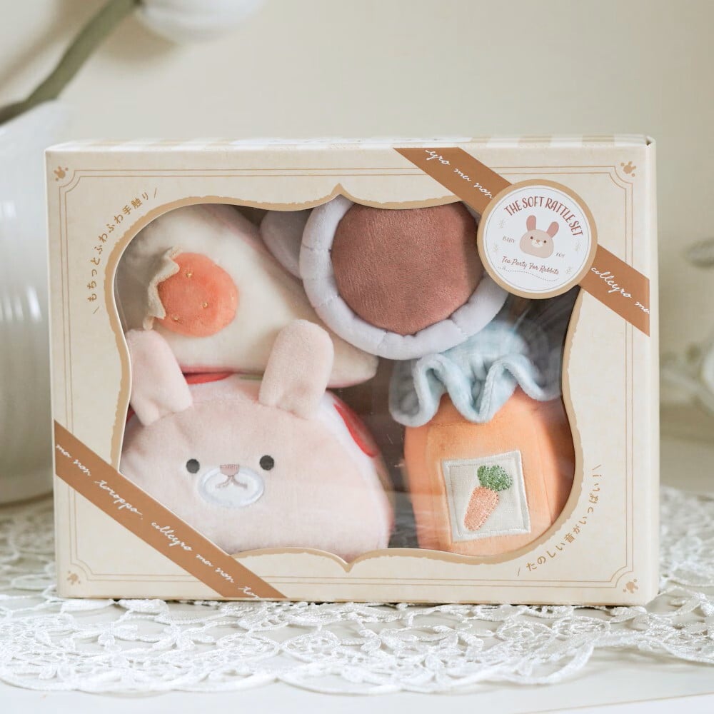 出産祝いに　もちっとラトル うさぎたちのお茶会 布 おもちゃ 玩具 あまのっぽ　amanoppo