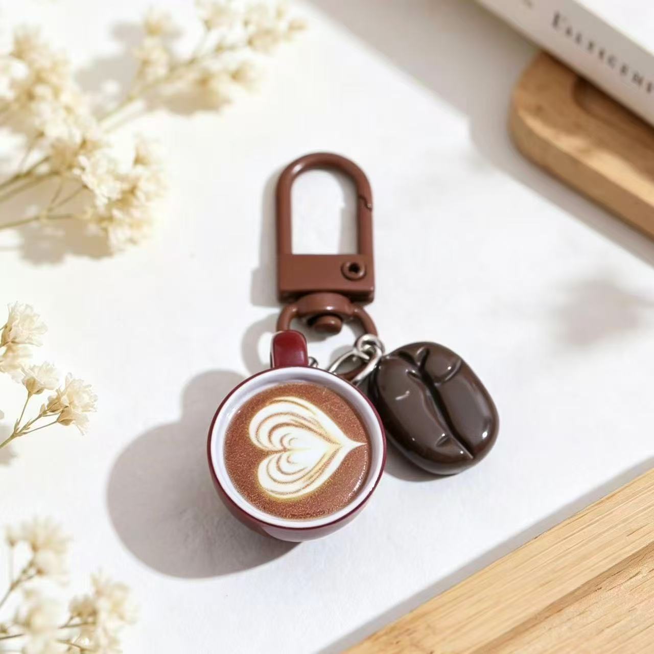 コーヒー キーホルダー 2点セット ミニチュア コーヒーカップ コーヒー豆 バッグチャーム カラビナ キーリング カフェ ラテアート おしゃれ かわいい バッグ 飾り プレゼント