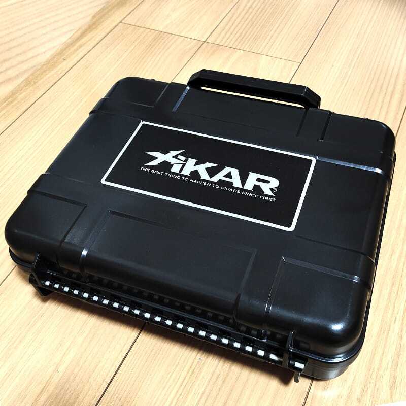 シガーケース トラベルヒュミドール 20本用 ザイカー 葉巻 保管用 加湿 保湿 ブラック XiKAR かっこいい 持ち運び シガーボックス 頑丈 たばこ 喫煙具 黒 メンズ タバコ おしゃれ
