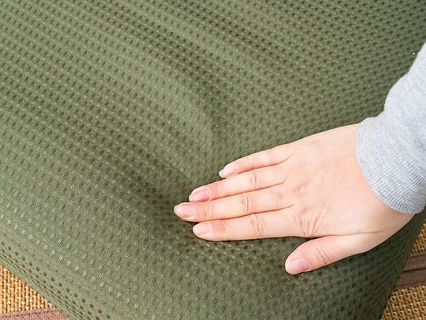 座椅子 ポンプ肘付き ポリエステル スチール ウレタン 天然木 日本製 完成品 13段階リクライニング ポンプ式アーム ブラウン グリーン日本製 ポンプ肘式 リクライニング フロアチェア 転倒防止 可動 ハイバック 木肘 ポンプ肘式座椅子 布張り 国産