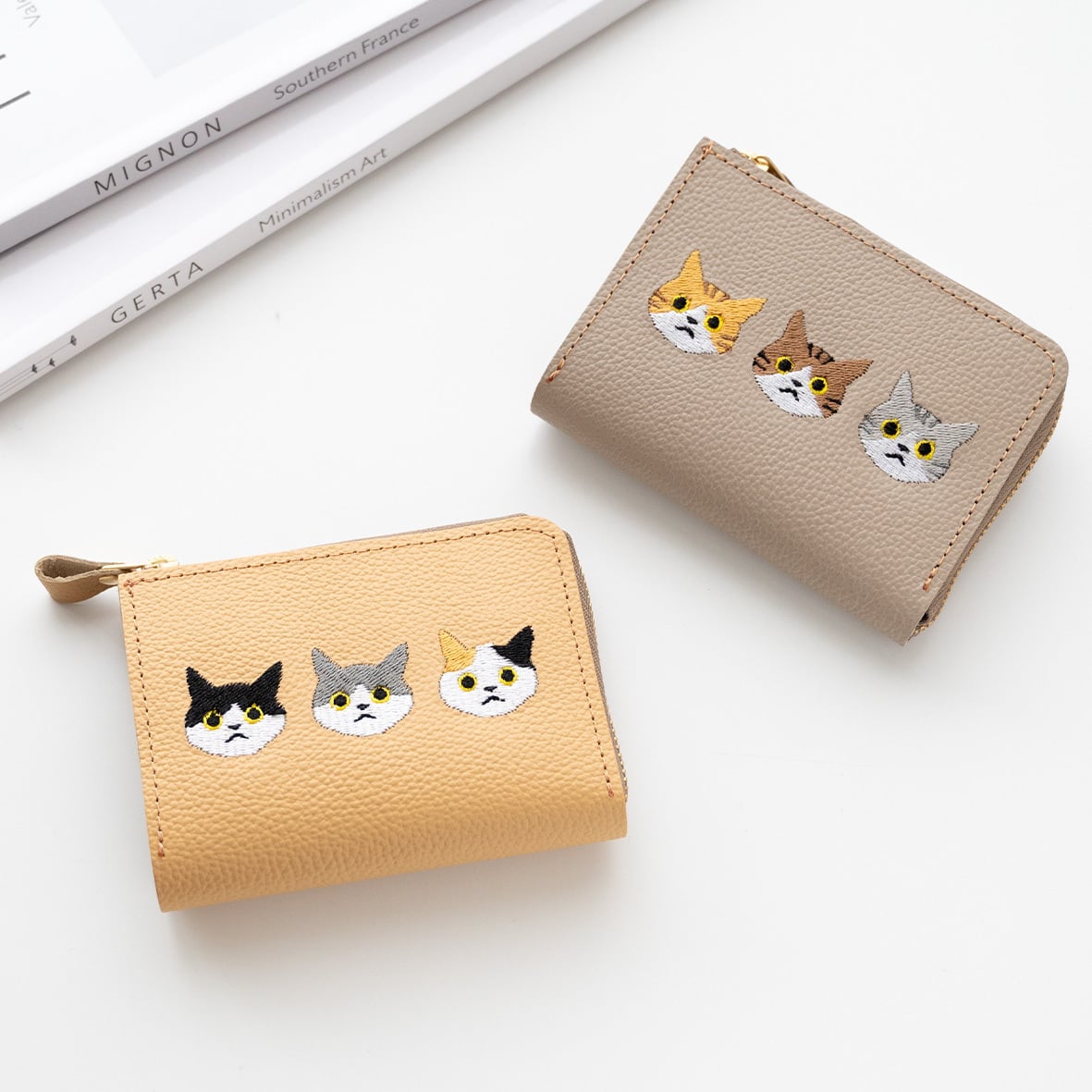 送料無料 BOX型コインケース付き L字ウォレット 【 3匹の猫 】 刺繍 本革 ミニ財布 ギフト