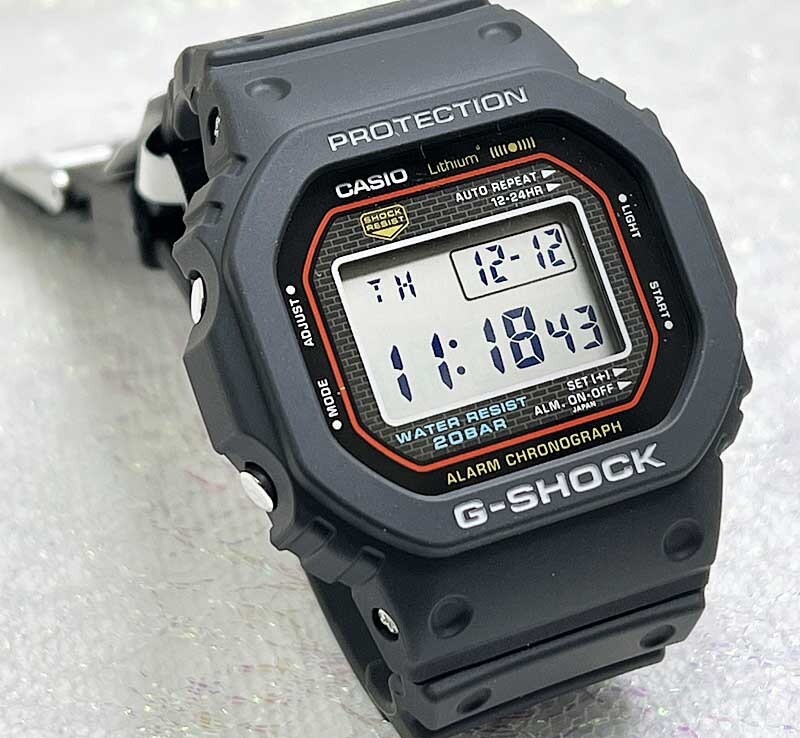 男が語る男のG！GショックG-SHOCK カシオ 電波ソーラー DW-5000R-1AJF 5000番の初代G-SHOCK山形カシオで生産されました   日本人の真心こめた逸品です　こちらは限定品ではなく定番になりまうが生産本数が少なく希少品です