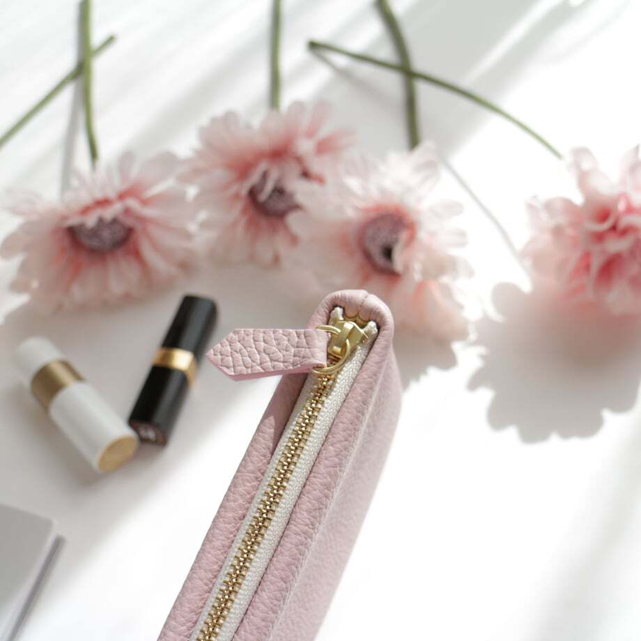 【ポーチS】父の日 母の日 誕生日 名入れ ギフト プレゼント クリスマス 日本製 ホワイトデー バレンタイン 結婚記念日 記念日 結婚祝い 就職祝い 入学祝い 卒業祝い 退職祝い 還暦祝い 出産祝い お返し お礼 お祝い 御祝い 新生活 成人祝い 昇進祝い 送別会 贈り物 女性 男性 彼女 妻 送料無料 友達 20代 30代 40代 50代 彼氏 人気 おしゃれ 本革 ポーチ