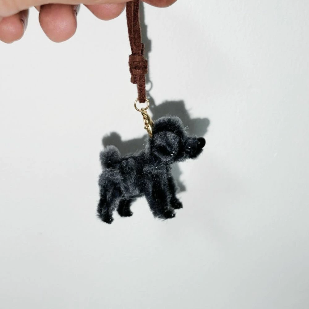 トイプードル キーホルダー 犬 ぬいぐるみ チャーム モールアート ハンドメイド ミニチュア プードル ふわふわ もこもこ バッグチャーム ストラップ モールドール 韓国雑貨 かわいい 小さい 手のひらサイズ バッグ飾り プレゼント ギフト