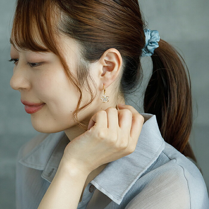 ピアス 金属アレルギー サージカルステンレス フック 落ちない 引っかからない 外れにくい フック シンプルで愛らしい桜のカラビナ型