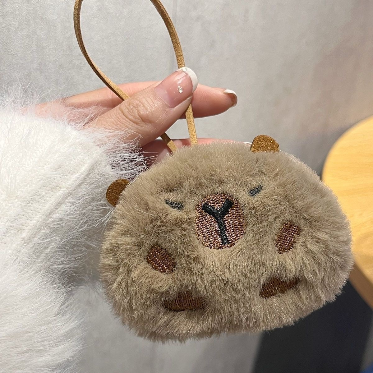 【2点セット】カピバラ キーホルダー ぬいぐるみ チャーム もふもふ ふわふわ マスコット バッグチャーム ストラップ カピバラグッズ 動物 アニマル かわいい 癒し系 バッグ飾り カバン飾り お揃い プレゼント