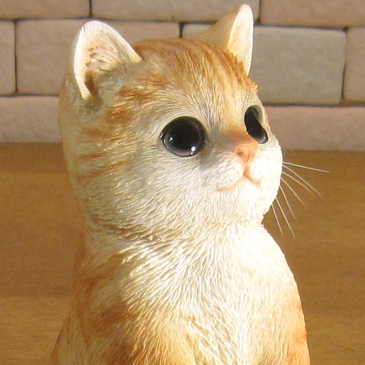 猫　置物 リアル　シンお願いキャット　４　チャトラ　ネコ　動物オブジェ　ガーデン　オーナメント　店舗　カウンター　装飾　オブジェ　インテリア　玄関先　庭　ねこ好きさん人気ギフト　動物人気ギフト　クリスマスプレゼント　お誕生日祝い　母の日人気　父の日人気　敬老の日人気