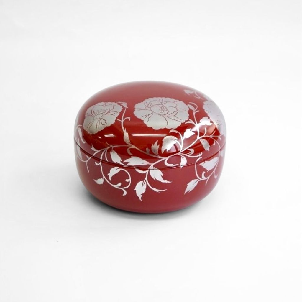 【越前 華唐草ボンボニエール（黒/朱）】小箱 小物入れ お菓子入れ キャンディーボックス【ラッピング・熨斗対応可】【海外への日本土産に】誕生日 両親 父 母 夫婦 祖父母 結婚記念日 父の日 母の日 敬老の日 ペア 友達 カップル パートナー お揃い 家族 おしゃれ 結婚祝い 新築祝い  和モダン 国内生産 内祝い 上品 優美 上司 先輩 後輩 新生活　工芸品　漆　漆塗り　越前塗　蒔絵