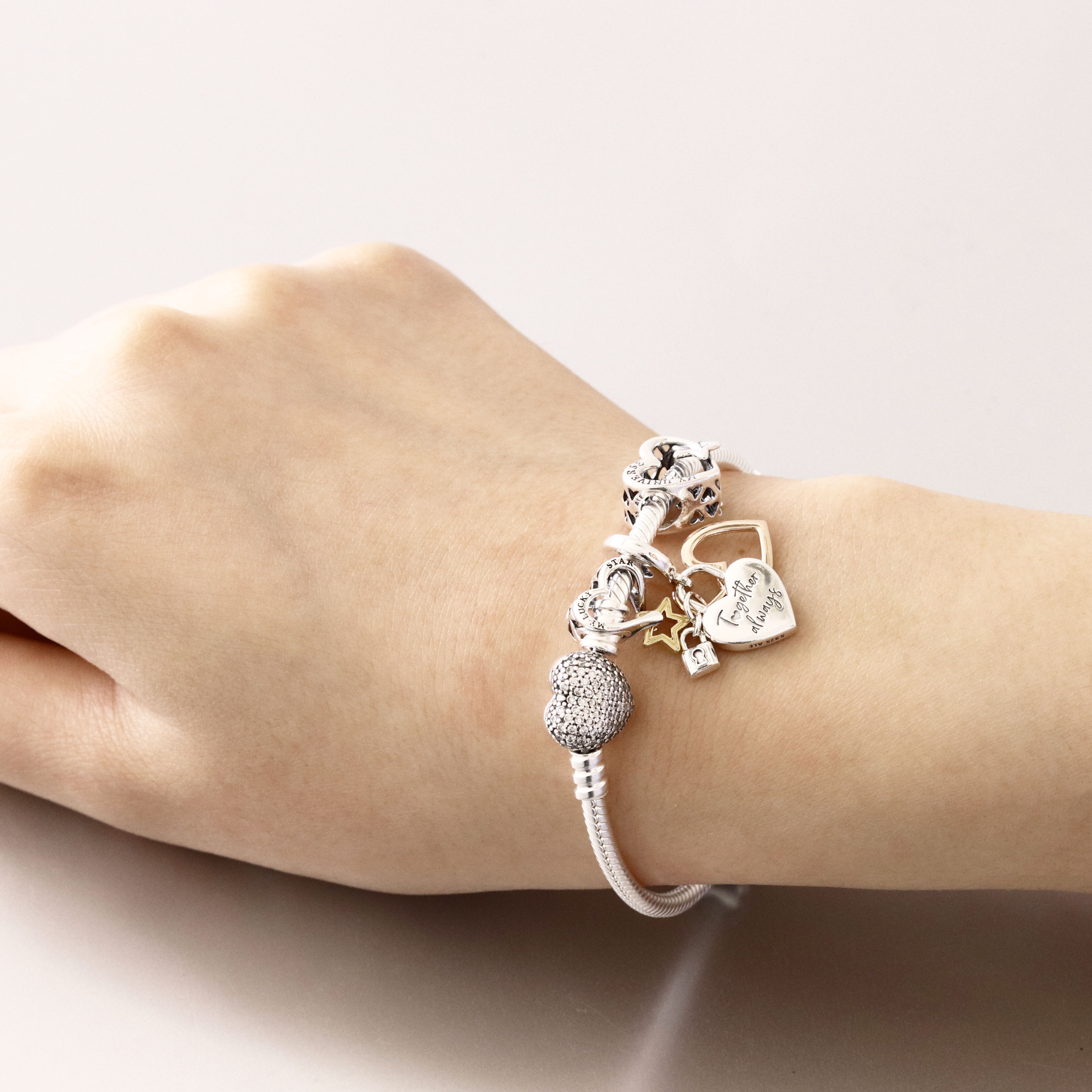 ボックス・ショッパー付 PANDORA(パンドラ) ★ Heart Padlock Double Dangle Charm ★ ハート 南京錠 ダブルダングルチャーム ★ ブレスレット カスタマイズ アクセサリー シンプル 日常使い 誕生日 記念日 母の日 プレゼント ギフト｜チャーム 単品