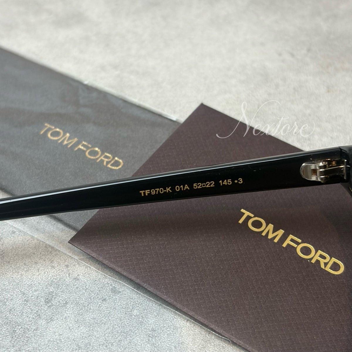 【並行輸入品】【正規品・新品 箱付き】TOMFORD トムフォード TF970K FT970K 01A イタリア製 サングラス メガネ 眼鏡 メンズ レディース TOM FORD トム フォード 伊達メガネ