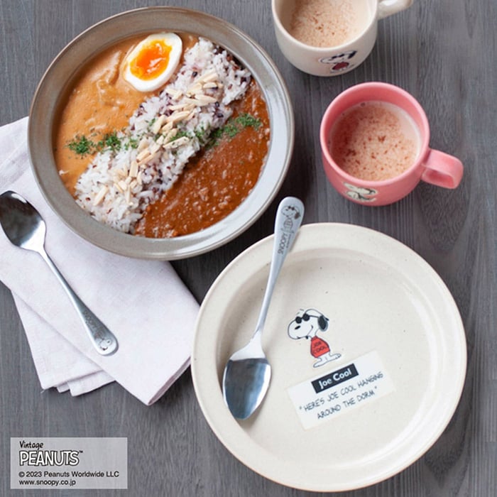 SNOOPY スヌーピー すくいやすいカレー皿 21cm | 食器 カレープレート 磁器 朝ごはん 日本製 ジョークール アストロノーツ キッズ 子供食器 子ども食器 こども食器 電子レンジ 食洗機 対応 出産祝い 内祝い 結婚祝い 引っ越し祝い 誕生日プレゼント