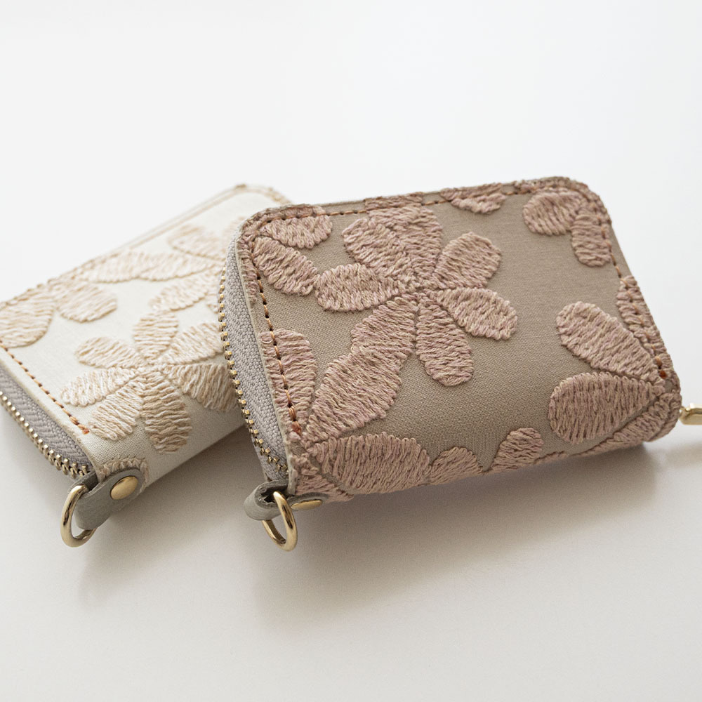 スマートキーケース シングル 【 ラテフラワー 刺繍 】 全面 キーケース 小物入れ 花柄 ニュアンスカラー 淡色