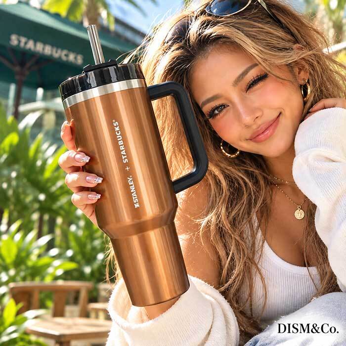 スタバ スタンレー コラボ タンブラー 1183ml ザ・クエンチャー コッパー ブラック 海外限定モデル ステンレスボトル ストロー付 大容量 水筒 おしゃれ 保冷 アウトドア キャンプ オフィス 贈り物 プレゼント 40oz