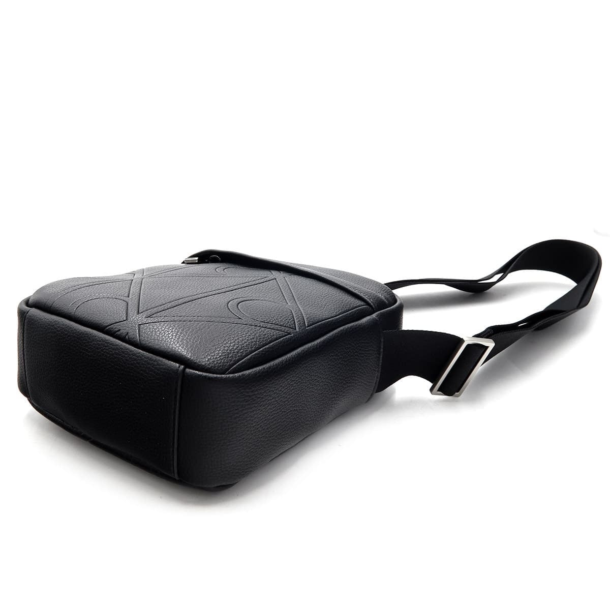 カルバンクライン ショルダーバッグ メンズ Calvin Klein EMBLEM AOP EMBOSS REPORTER 斜めがけ クロスボディ ミニショルダー ロゴ型押し ブラック 黒 ポリウレタン コンパクト 通勤 LV04D3331G-UB1