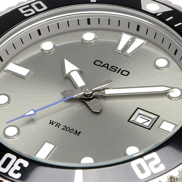 CASIO 腕時計 時計 ウォッチ カシオ スタンダード アナログ スポーツ 20気圧防水 MDV-107D-8AV メンズ グレー メタルバンド 海外モデル [並行輸入品]