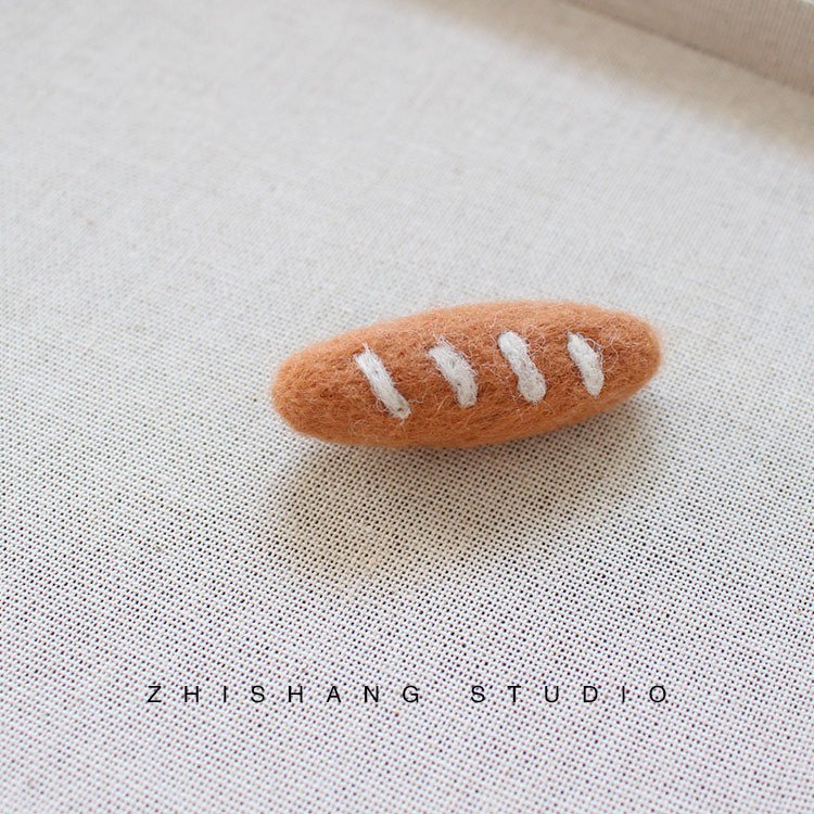 ハンドメイド風 羊毛フェルト ブローチ ピン バゲット クッキー 目玉焼き 徽章 4点 セット ギフト かわいい 雑貨 パン スイーツ
