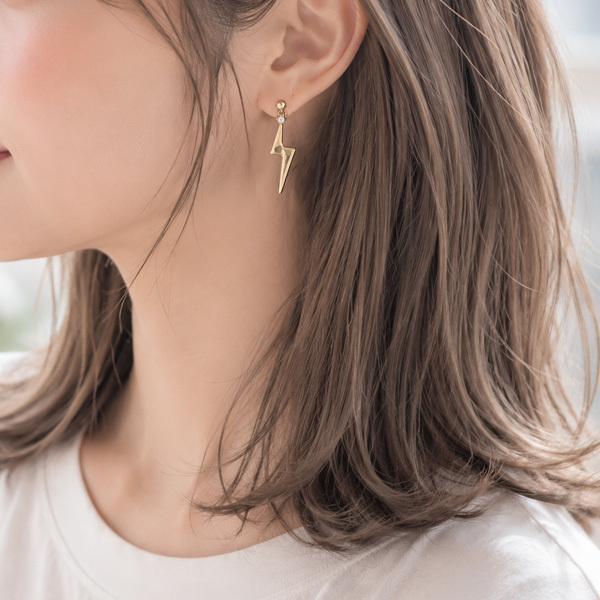 【稲妻一粒ピアス/イヤリング☆日本製】結婚式/ウエディングパーティアクセ/クリスマス/かわいい/プチギフト/