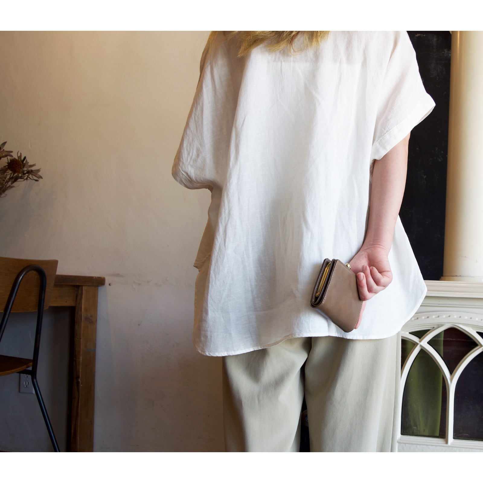 高級キップレザー 二つ折りがまぐち / 短財布 本革 仔牛革 パルマ PALMA 東京 財布 ガマ口 さいふ レディース おしゃれ 可愛い 牛革 送料無料 誕生日 母の日 ギフト 財布 一粒万倍日 天赦日 金運 緑財布 アンティーク がま口 ガマ口 ガマグチ 総本革 イタリア デザイン レトロ お母さん ママ 彼女 saihu コスパ クリスマス 人気 グレージュ ベージュ カメリア