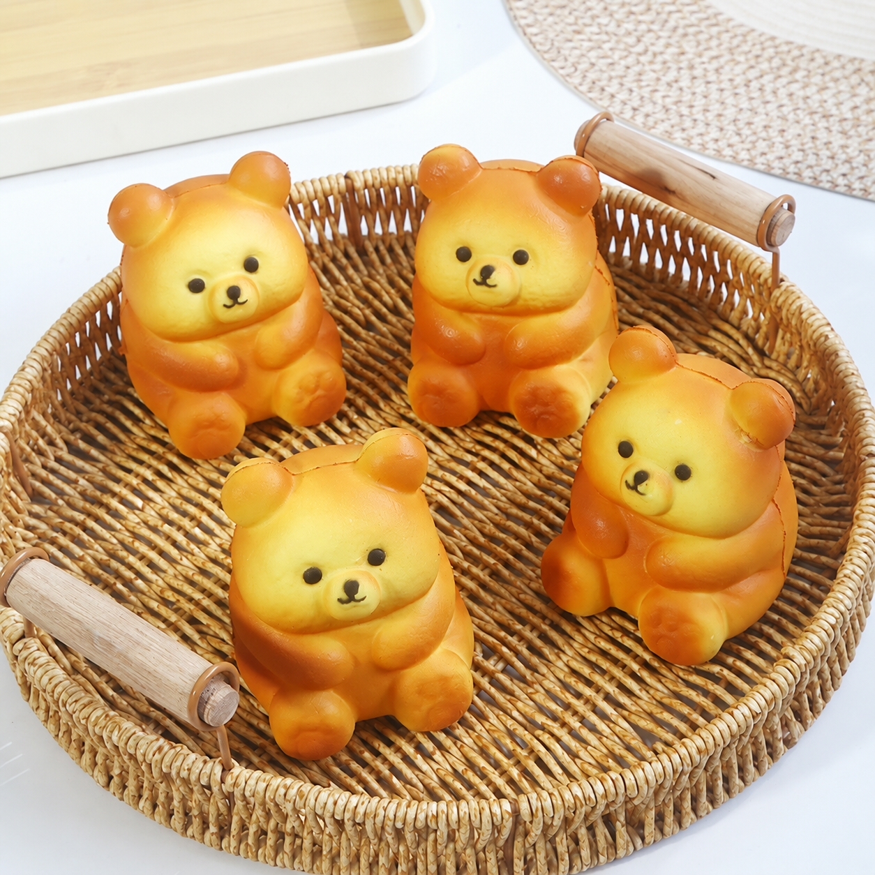 ぷにもち クマ スクイーズ トースト パン やわらか もちもち PU素材 低反発 かわいい 熊 おもちゃ 握る 癒し 雑貨 デスク インテリア 暇つぶし 気分転換 プレゼント