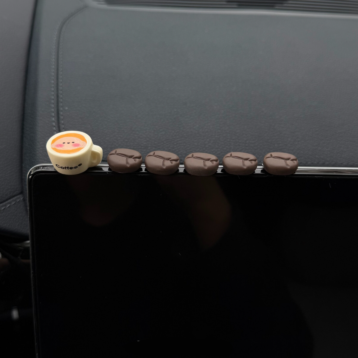 コーヒー豆 車内 置物 ミニチュア カップ 6点セット カーアクセサリー ディスプレイ 飾り レトロ かわいい おしゃれ インテリア ダッシュボード モニター デスク 装飾 雑貨 プレゼント