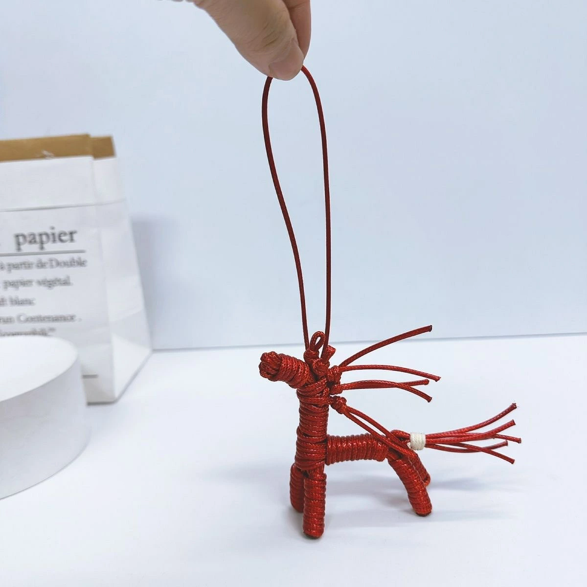 馬 オーナメント バッグチャーム ホース キーホルダー 馬モチーフ 編み込み ハンドメイド風 バッグアクセサリー ナチュラル かわいい おしゃれ インテリア 雑貨 ギフト プレゼント