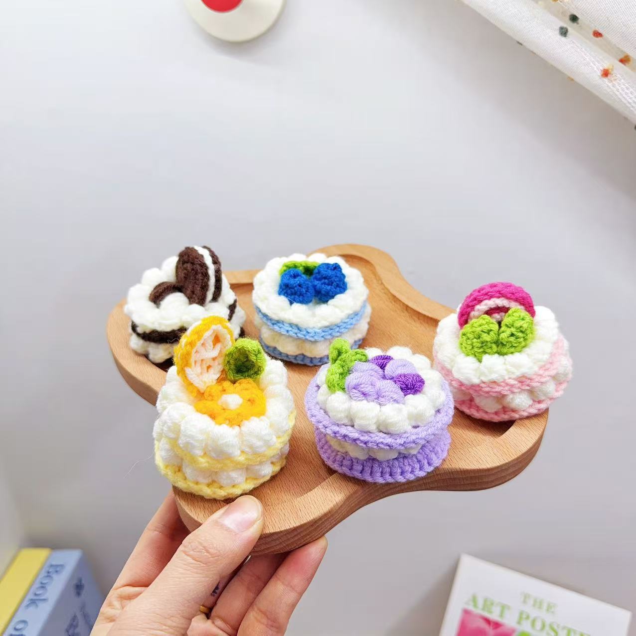 毛糸ケーキ キーホルダー 手編み風 5種類 ニット バッグチャーム かわいい スイーツ モチーフ 飾り 小物 アクセサリー 誕生日 プレゼント ギフト
