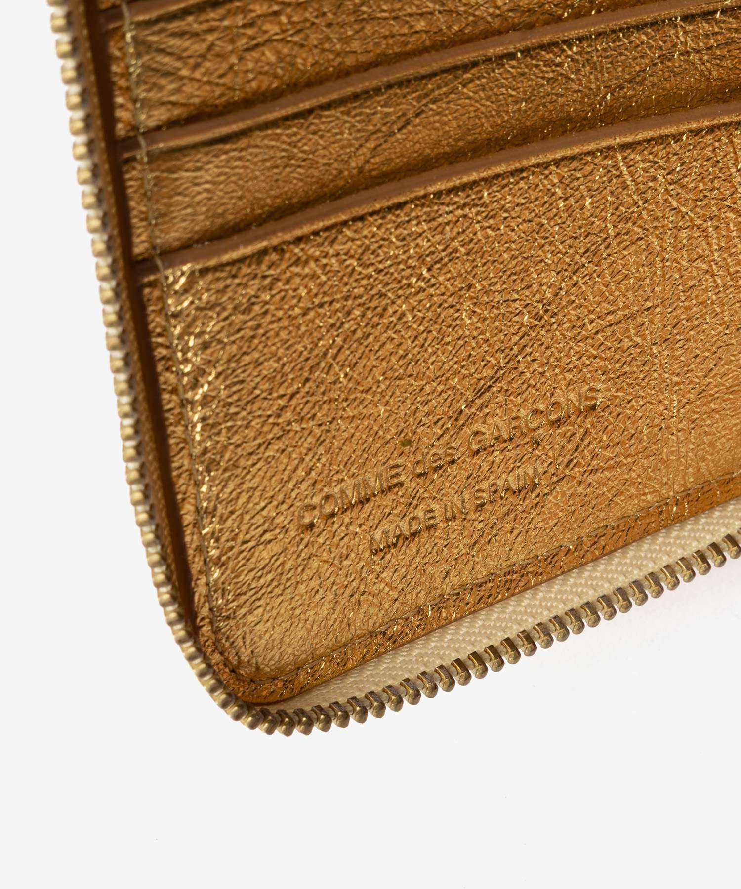 コムデギャルソン COMME DES GARCONS EMBOSSED LOGOTYPE エンボス ロゴタイプ Bifold Wallet 二つ折り財布 SA2100EG ユニセックス 財布
