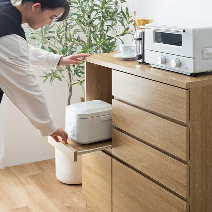 食器棚 キッチン収納 ラック レンジ台 カップボード キッチンボード 収納 扉 引き出し スライドトレー 可動棚 ロータイプ 台所 コンセント付き 2口 家電 大容量 置き台 ダイニング 食器入れ カウンター 皿 鍋 幅88 炊飯器：