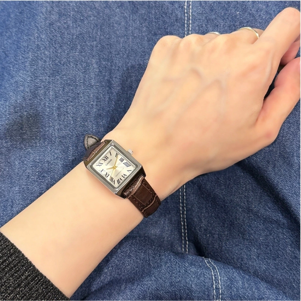 箱なし カシオ 腕時計 レディース CASIO シャンパンゴールド ブラウン ローマ数字 スクエア 長方形 小さめ レザーベルト 革ベルト 海外モデル 逆輸入 シンプル 上品 仕事 通勤 誕生日 プレゼント ギフト 成人 卒業 入学