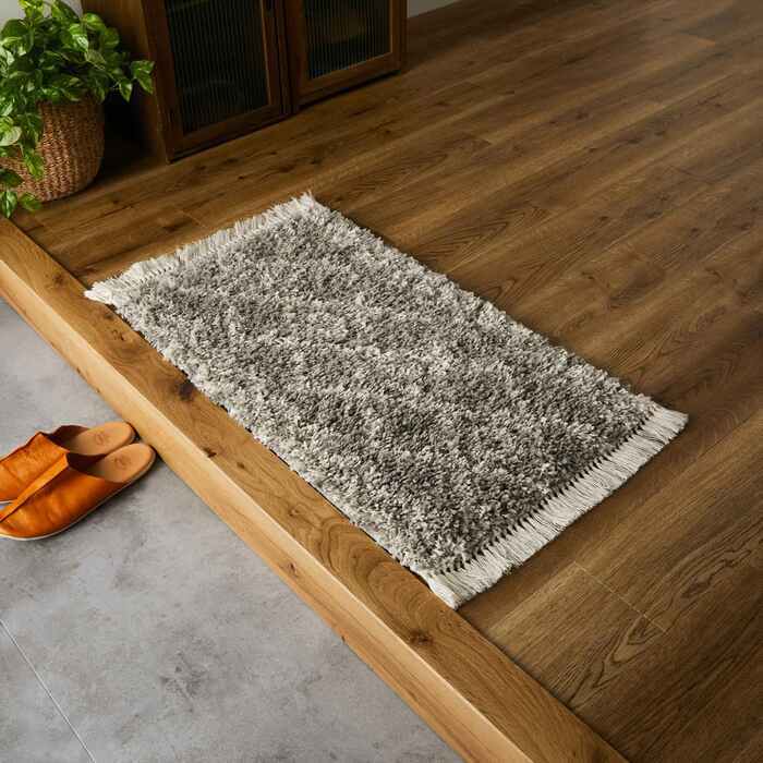 ラグ カーペット 玄関マット50×80cm シェイス グレー 優しいカラー 遊び毛防止 お手入れ簡単 ポリプロピレン パイル長 ノット数 エジプト 丸巻き 梱包サイズ