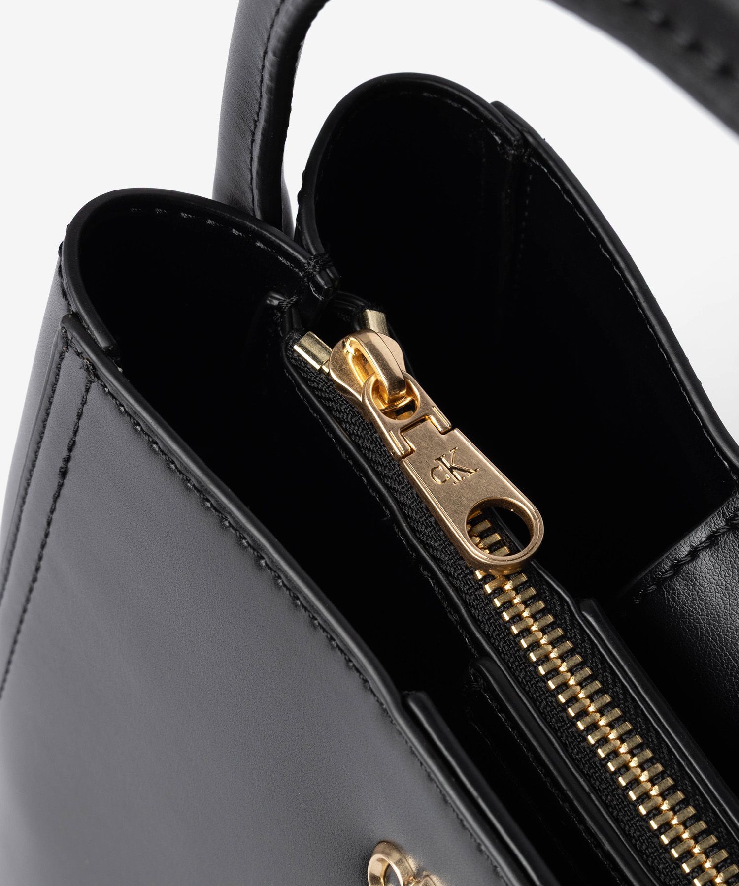 カルバンクライン Calvin Klein CK BUCKET WITH STRAP バケット ウィズ ストラップ LV04F3174G ハンドバッグ ショルダーバッグ 2wayバッグ レディース バッグ
