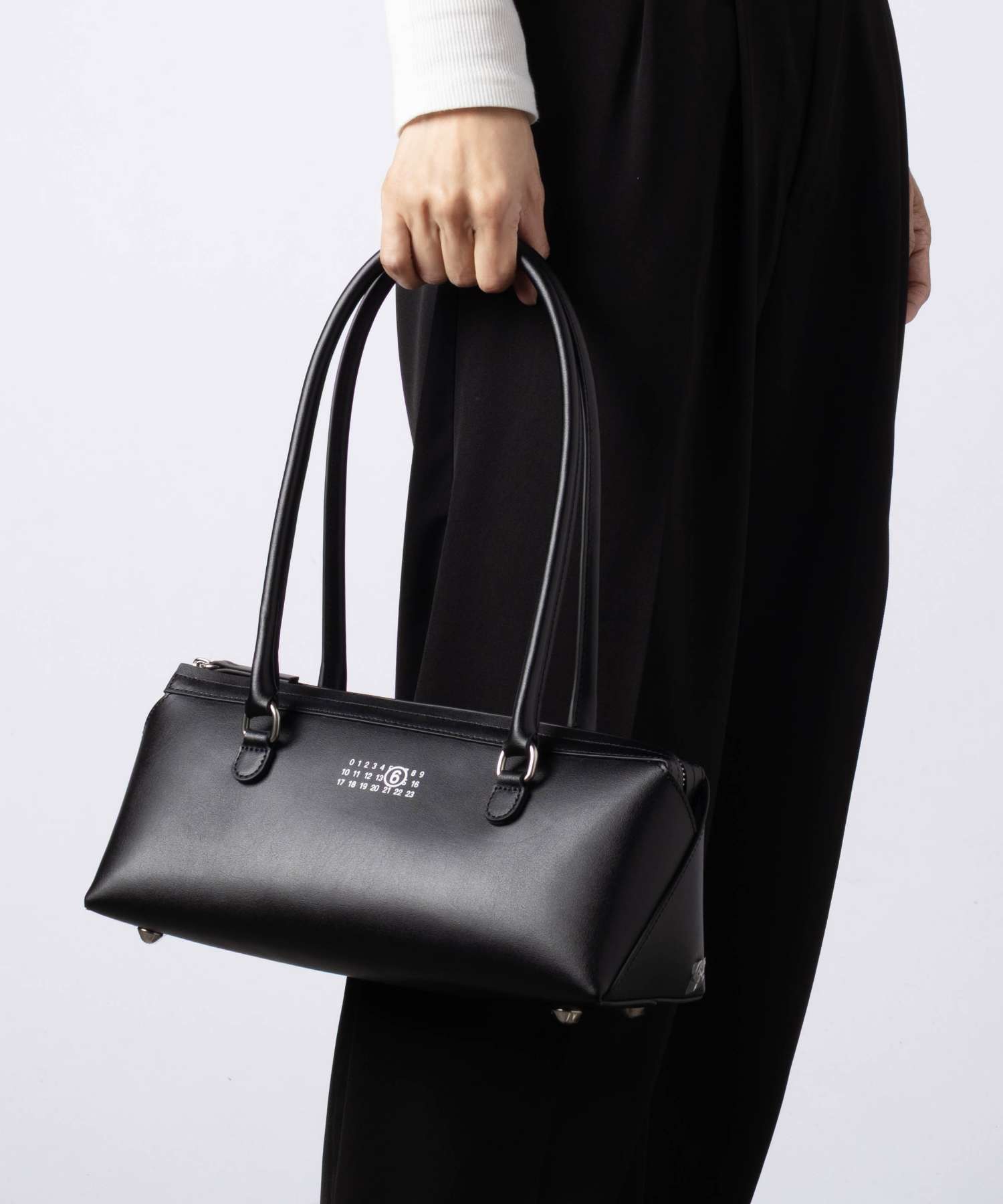 エムエム6 MM6 Maison Margiela メゾンマルジェラ NEW BAULETTO J MEDIUM バウレット バッグ ミディアム SB6ZH0040 P9061 ハンドバッグ ショルダーバッグ ユニセックス バッグ