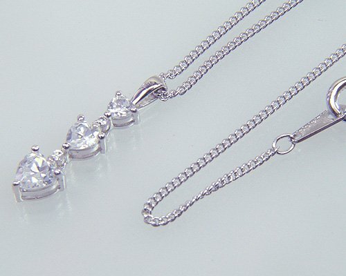 シルバー ジルコニア ハートカットトリロジーペンダント・ネックレス 12006【送料無料】【レディース,激安,特価,通販】