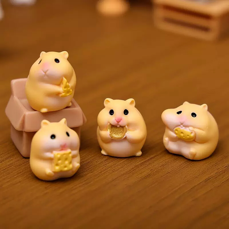 ハムスター 置物 4個セット ランダム発送 ミニチュア オブジェ かわいい フィギュア 卓上 飾り 車内アクセサリー デスク インテリア 癒し 雑貨 玄関 リビング プレゼント