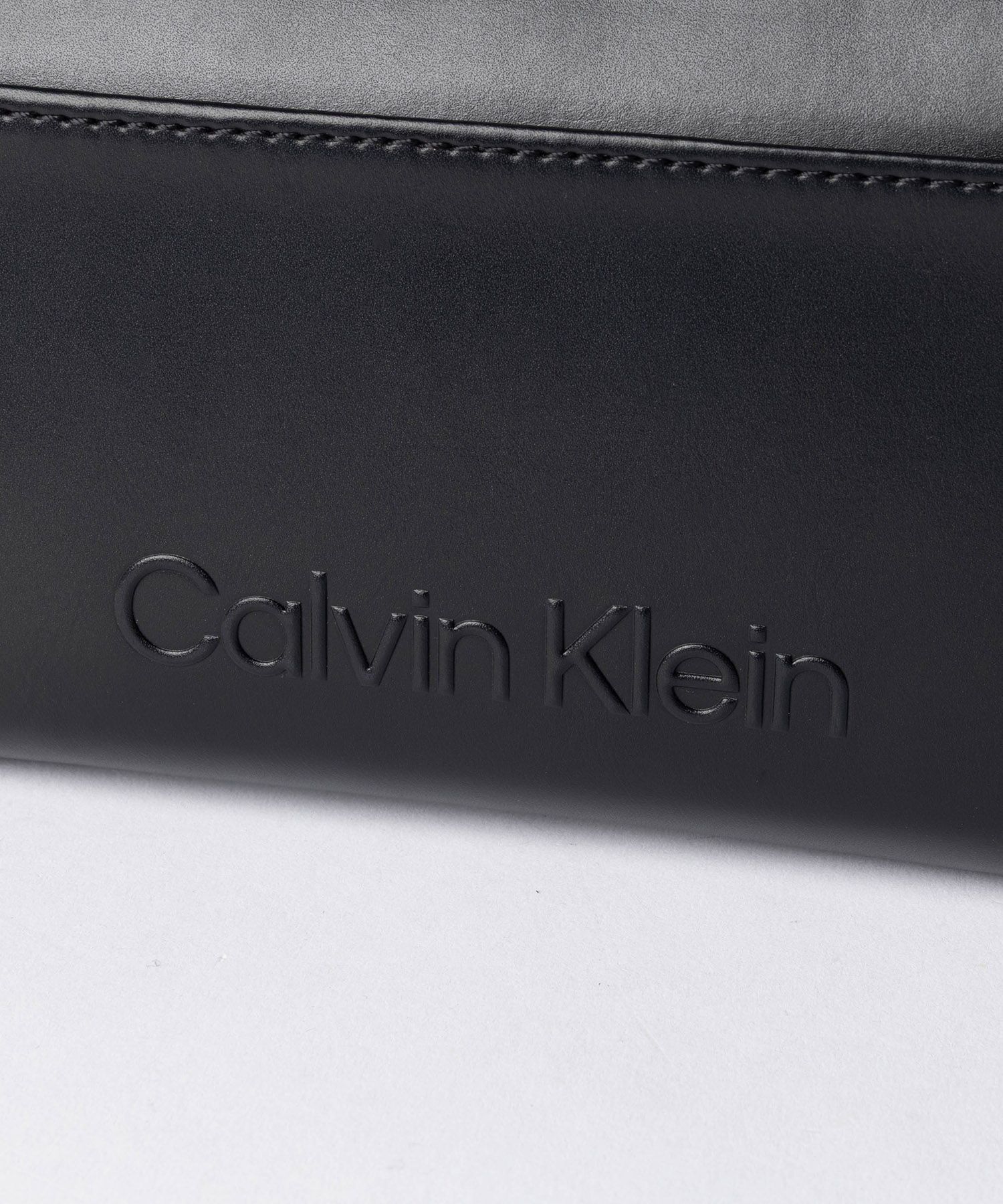 カルバンクライン Calvin Klein EMBOSSED LOGO LARGE ZIP AROUND エンボスロゴ ラージ ジップウォレット K60K612952 長財布 レディース 財布
