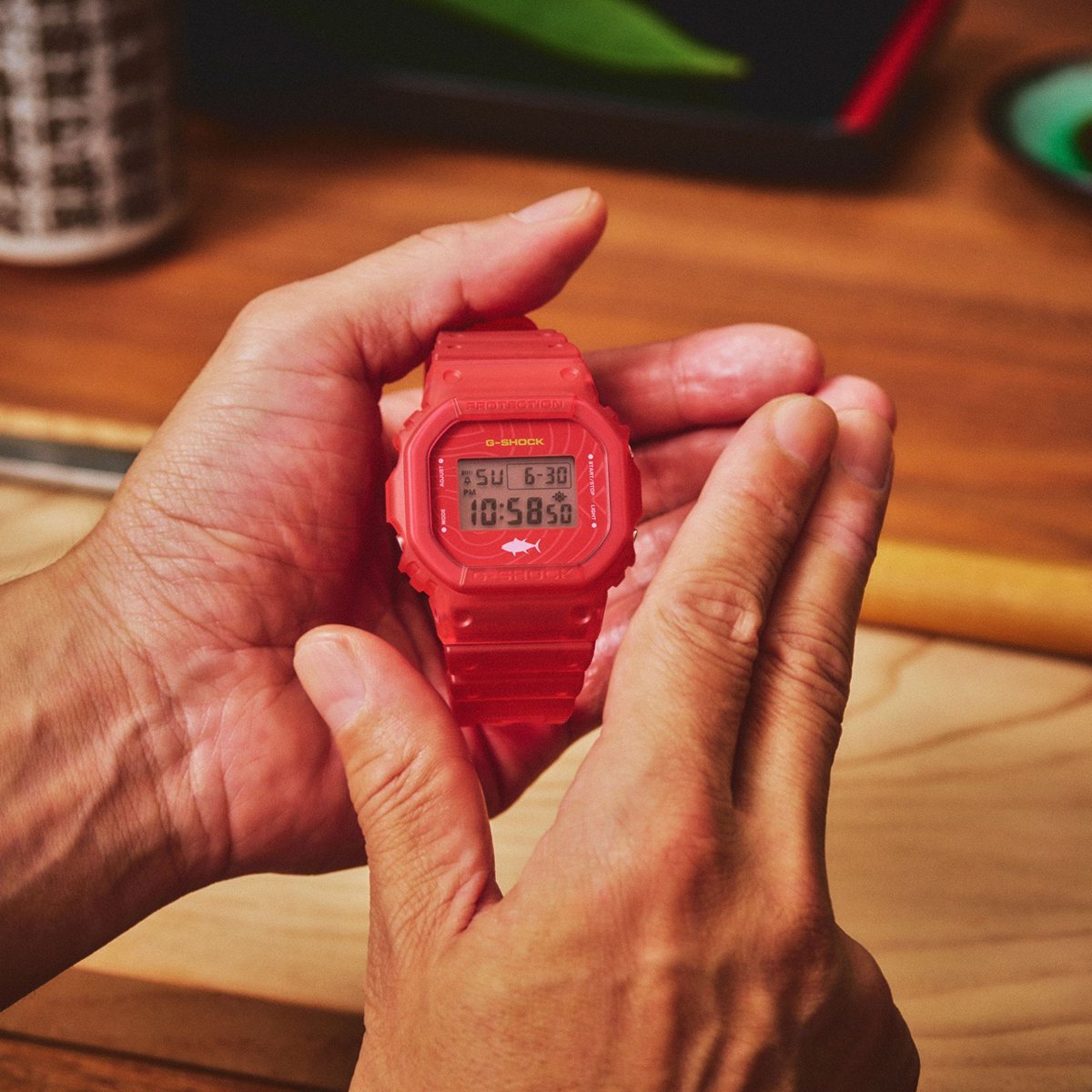 G-SHOCK デジタル カシオ Gショック CASIO 腕時計 メンズ DW-5600SSH-4JR 寿司 まぐろ【2026 新作】