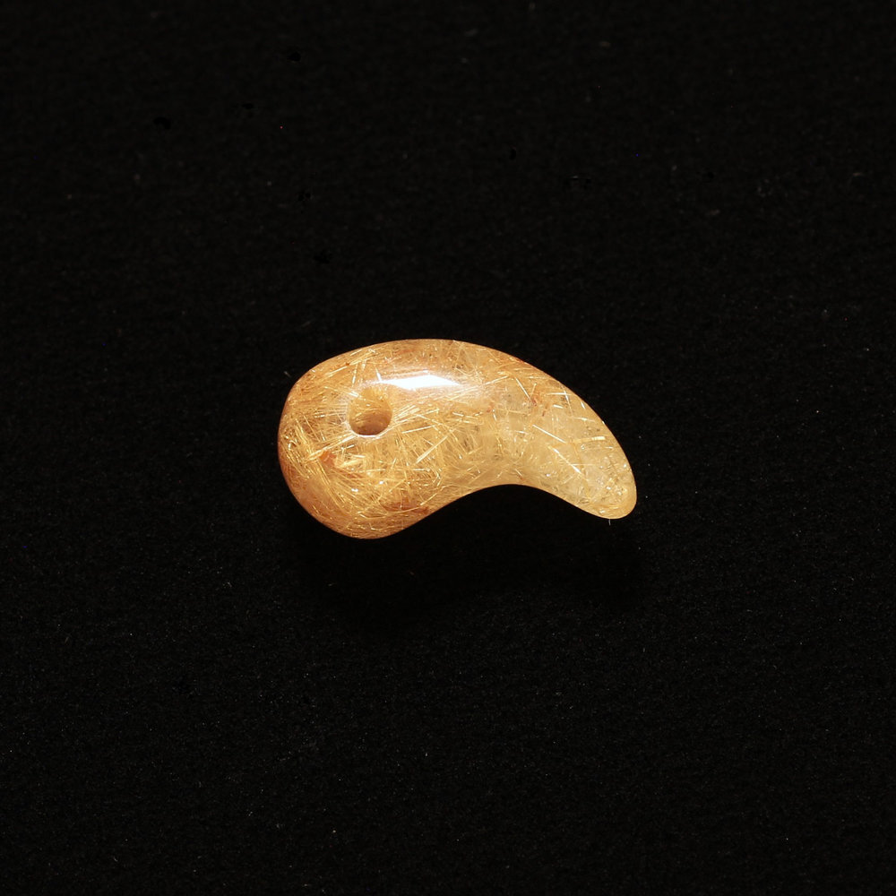 天然石 勾玉ゴールドルチル 約1g 華やかに黄金色に染まる 仕事運 成功 お守り GHM50 スエードコードor交換用ゴム付＆巾着付 財運 石 京海堂