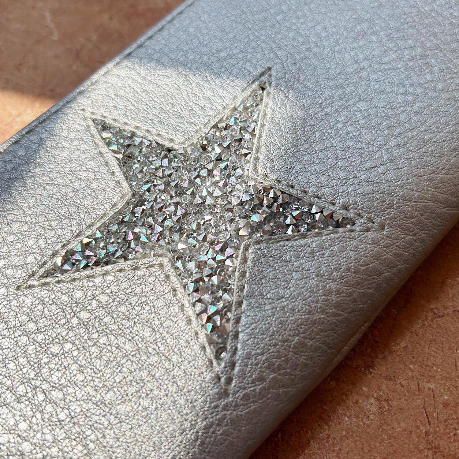 きらきら 薄型長財布 軽量 軽い ピソラロ Pisoraro スタージュエリー 長財布 きれいめ きれい 軽い 軽量 とっても軽い おしゃれ プレゼント ギフト 贈り物 L字 ラウンド 星 星好き ビジュー ロング ロングウォレット シンプル プチプラ ファスナー カード 使いやすい