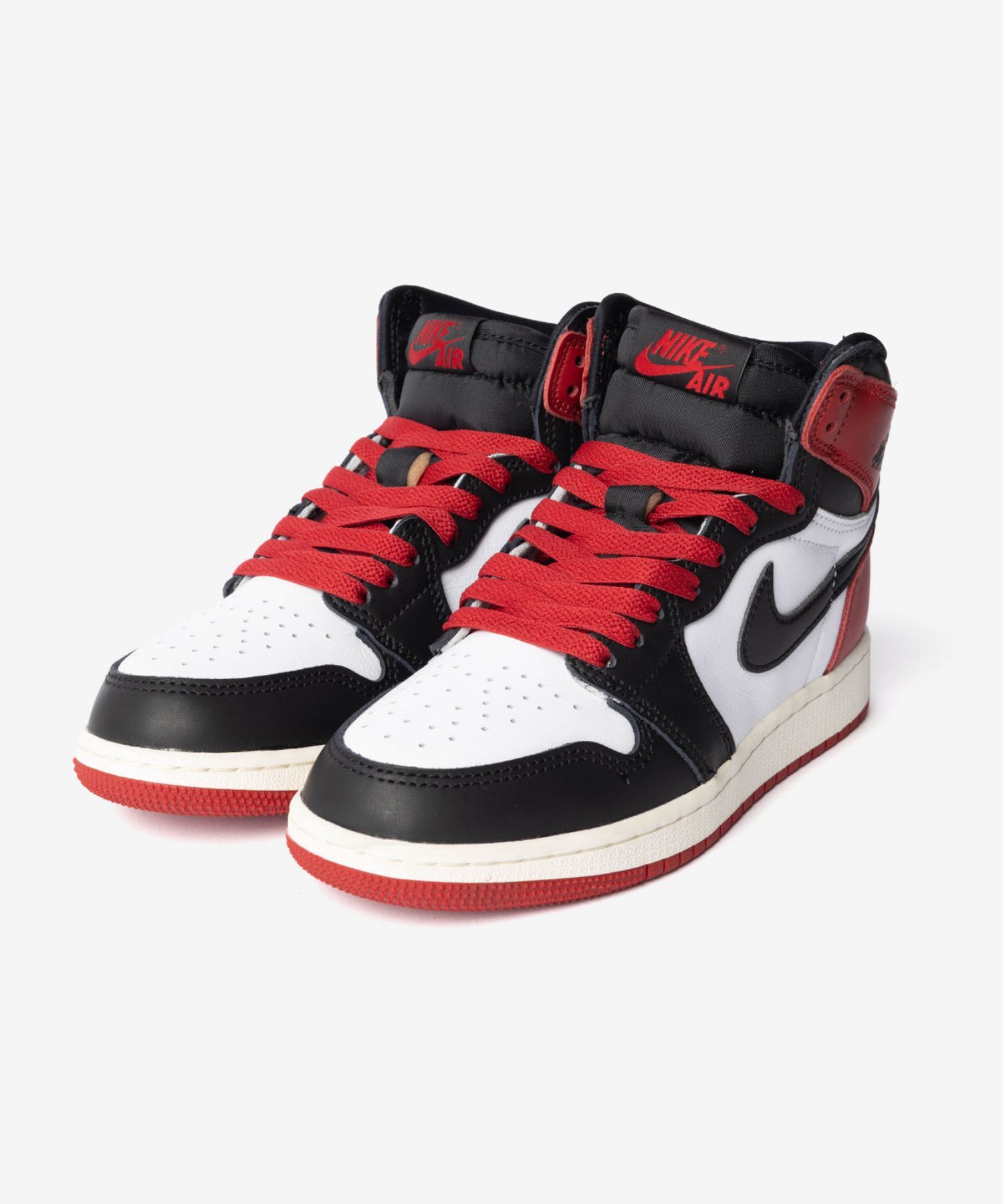 ナイキ NIKE AIR JORDAN 1 RETRO HIGH OG GS BLACK TOE REIMAGINED エアジョーダン レトロ ハイ オージー FD1437 スニーカー ハイカット つま黒 ジュニア キッズ レディース シューズ AJ1