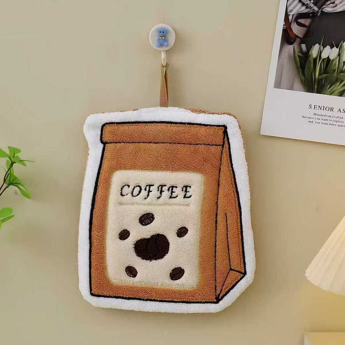 タオル 4枚セット ループ付き ハンドタオル コーヒー柄 かわいい 珊瑚フリース 吸水 速乾 ふわふわ キッチンタオル 洗面所 トイレ おしゃれ カフェ風 インテリア 吊り下げタオル ミニタオル ギフト プレゼント