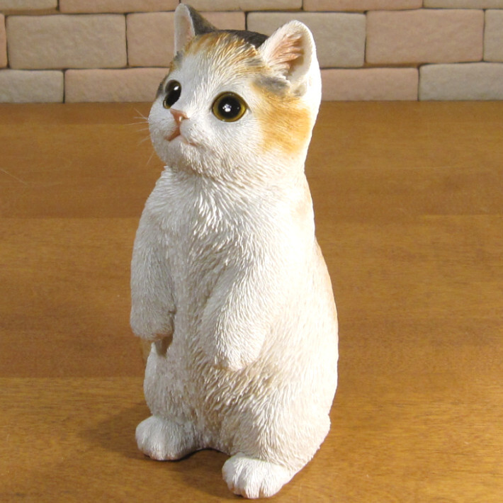 猫　置物 リアル　シンお願いキャット　４　ミケ　ネコ　動物オブジェ　ガーデン　オーナメント　店舗　カウンター　装飾　オブジェ　インテリア　玄関先　庭　ねこ好きさん人気ギフト　動物人気ギフト　クリスマスプレゼント　お誕生日祝い　母の日人気　父の日人気　敬老の日人気