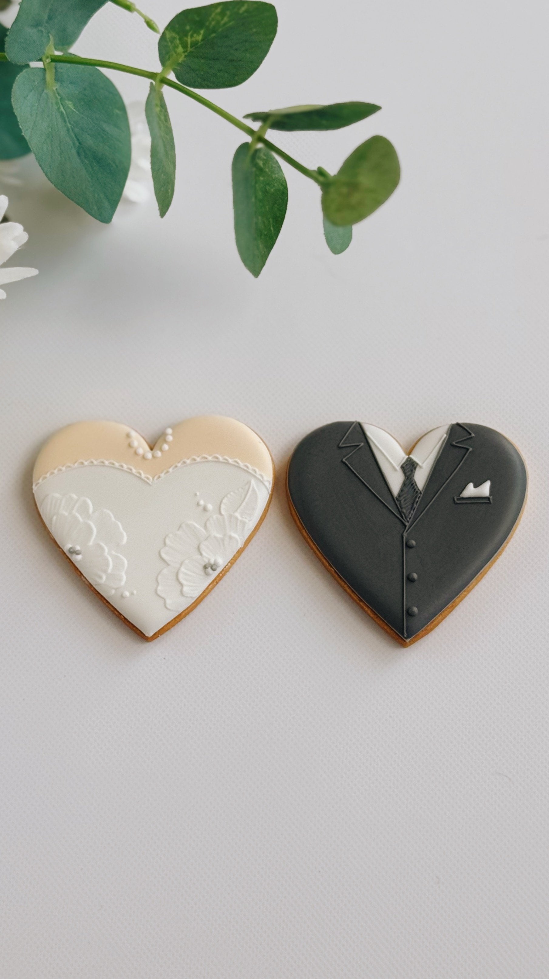ハートの「ドレス&タキシード」クッキー《2枚セット》 記念日 結婚祝い ウェディング
